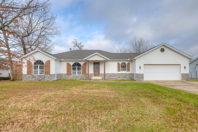 325 Turf Ln in Carl Junction, MO - Building Photo - Building Photo