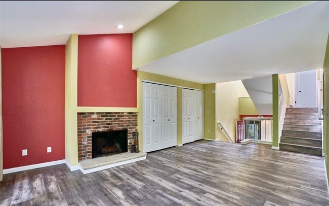 15212 Sunwood Blvd in Tukwila, WA - Foto de edificio - Building Photo