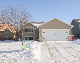 2840 Monroe Dr NW in Rochester, MN - Building Photo