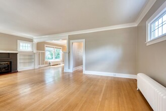 6017 Sycamore Ave NW in Seattle, WA - Building Photo - Building Photo