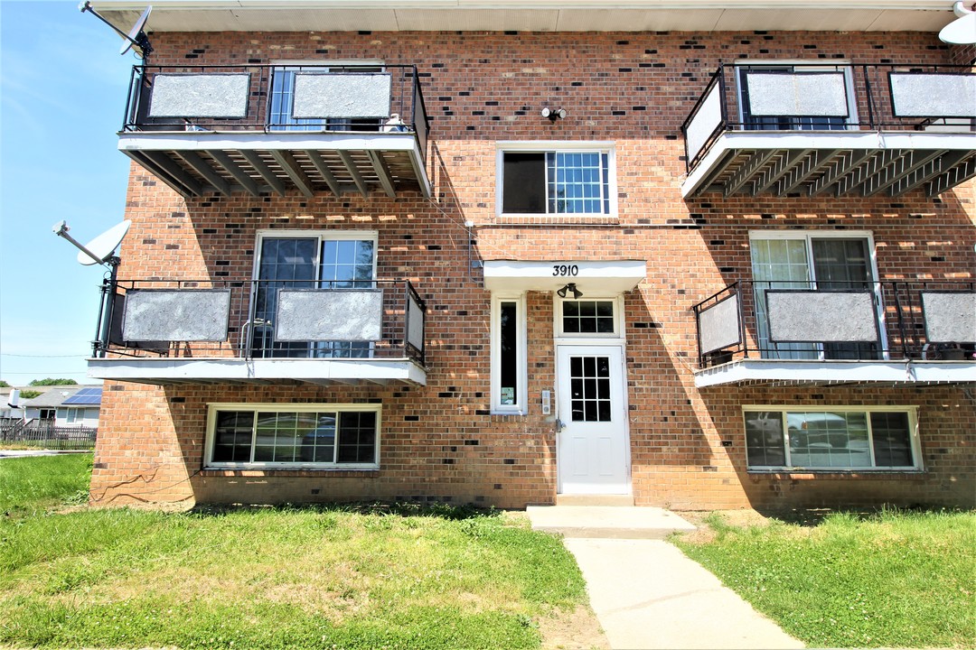 Groveland Apartments in Baltimore, MD - Building Photo