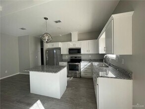 1813 Stauffers St-Unit -4 in Weslaco, TX - Building Photo - Building Photo