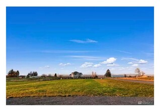 6833 Hawk Ridge Dr in Ferndale, WA - Foto de edificio - Building Photo