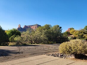 80 Stone Way in Sedona, AZ - Building Photo - Building Photo
