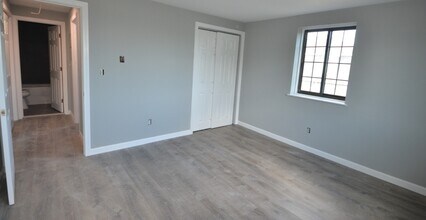 117 Cross St, Unit december in Somerville, MA - Building Photo - Building Photo
