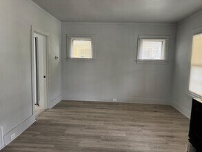 2447 Leslie St in Detroit, MI - Building Photo - Building Photo