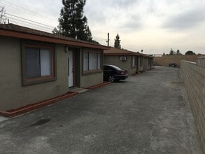 642-648 W. 3rd St. in Azusa, CA - Foto de edificio - Building Photo
