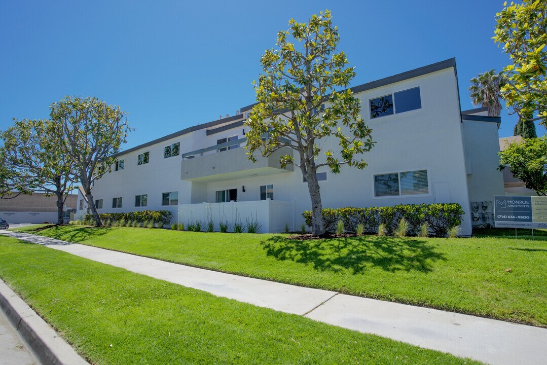 Monroe Garden in Garden Grove, CA - Building Photo