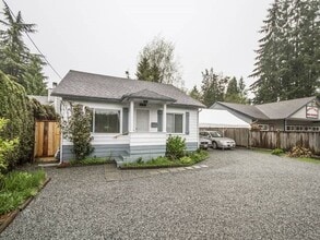 21706 Dewdney Trunk Rd in Maple Ridge, BC - Building Photo - Building Photo