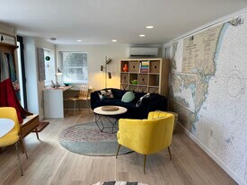 10 Ox Point Dr, Unit Apt. A in Kittery, ME - Building Photo