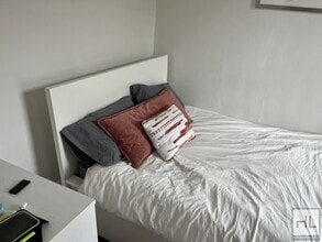 BEDFORD AVENUE 1-Bed / 1-Bath, Unit 3A in Brooklyn, NY - Foto de edificio - Building Photo