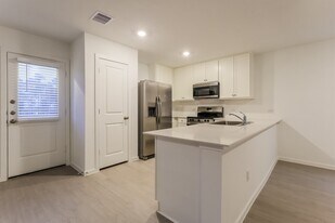 15254 Abella Dr in Montgomery, TX - Building Photo