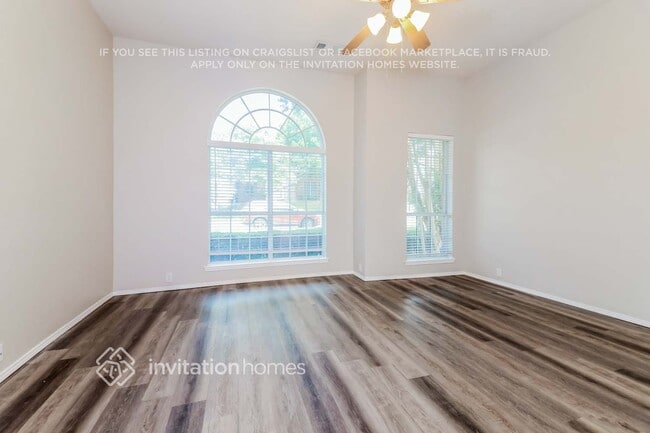 1270 Stanford Dr in Rockwall, TX - Foto de edificio - Building Photo