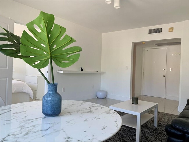 1480 Euclid Ave in Miami Beach, FL - Building Photo - Building Photo