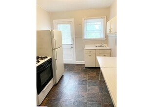 415 Probasco St in Cincinnati, OH - Building Photo - Building Photo