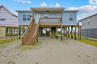 486 Beatrice Point Rd in Freeport, FL - Building Photo