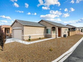 6041 Livingston Loop in Prescott Valley, AZ - Building Photo - Building Photo