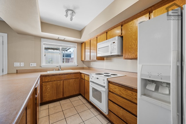 property at 1533 W Hazelwood St