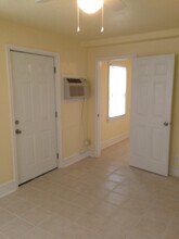 9554 19th Bay St, Unit C in Norfolk, VA - Building Photo - Building Photo