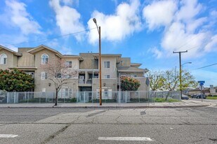 12032 S Broadway in Los Angeles, CA - Building Photo