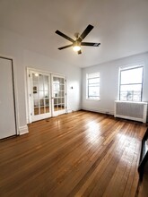 275 Harrison Ave, Unit D2 in Jersey City, NJ - Foto de edificio - Building Photo