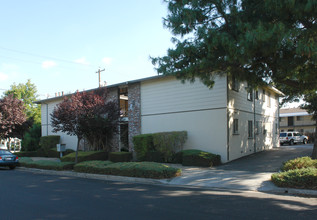 589 Lincoln St in Santa Clara, CA - Building Photo - Building Photo