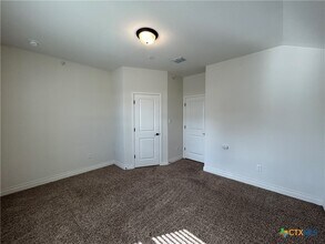 318 Untermaier St in New Braunfels, TX - Building Photo - Building Photo