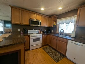 30 Middle Shore Dr in Madison, NH - Building Photo - Building Photo