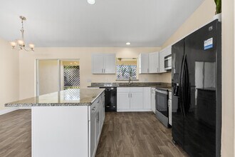 2110 SW Trenton Ln in Port St. Lucie, FL - Building Photo - Building Photo