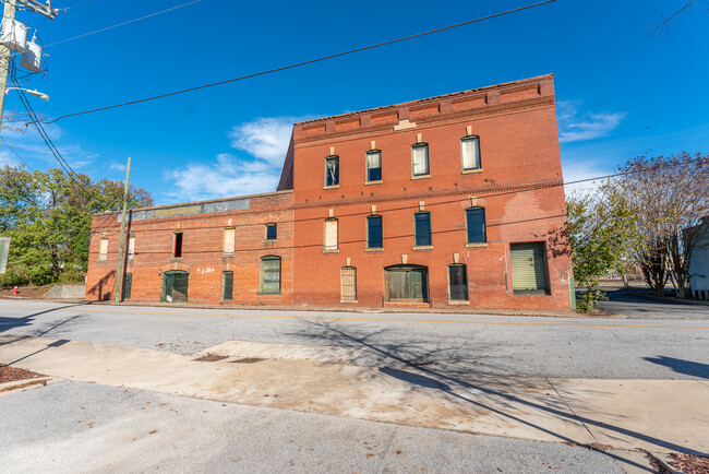 220 N Gadberry St in Union, SC - Building Photo - Building Photo