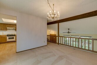 17002 NE 38th Pl in Bellevue, WA - Building Photo - Building Photo