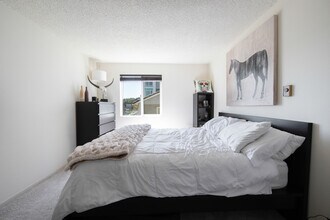 Hamilton Apartments in Seattle, WA - Building Photo - Interior Photo