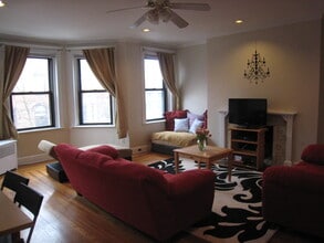 39 Carlton St in Brookline, MA - Building Photo - Building Photo