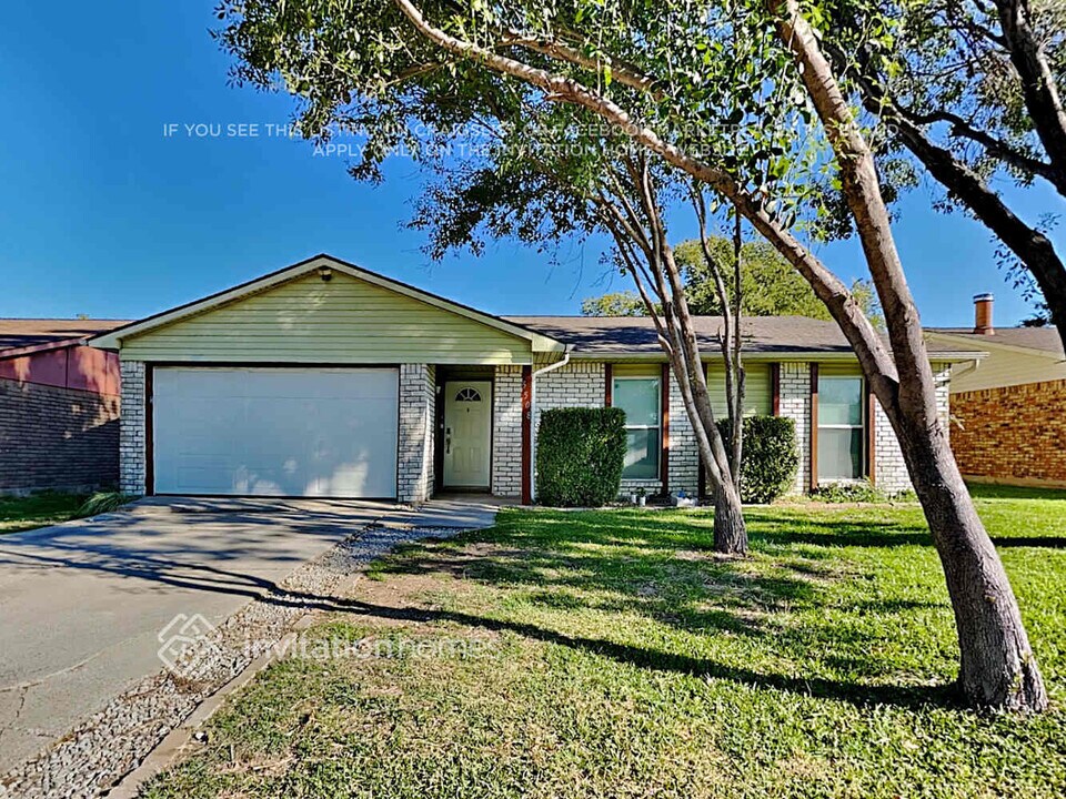 5508 Russell Dr in The Colony, TX - Building Photo