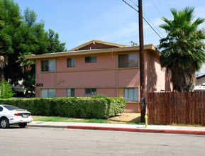 Stuart Arms Apartments in Montclair, CA - Building Photo - Building Photo