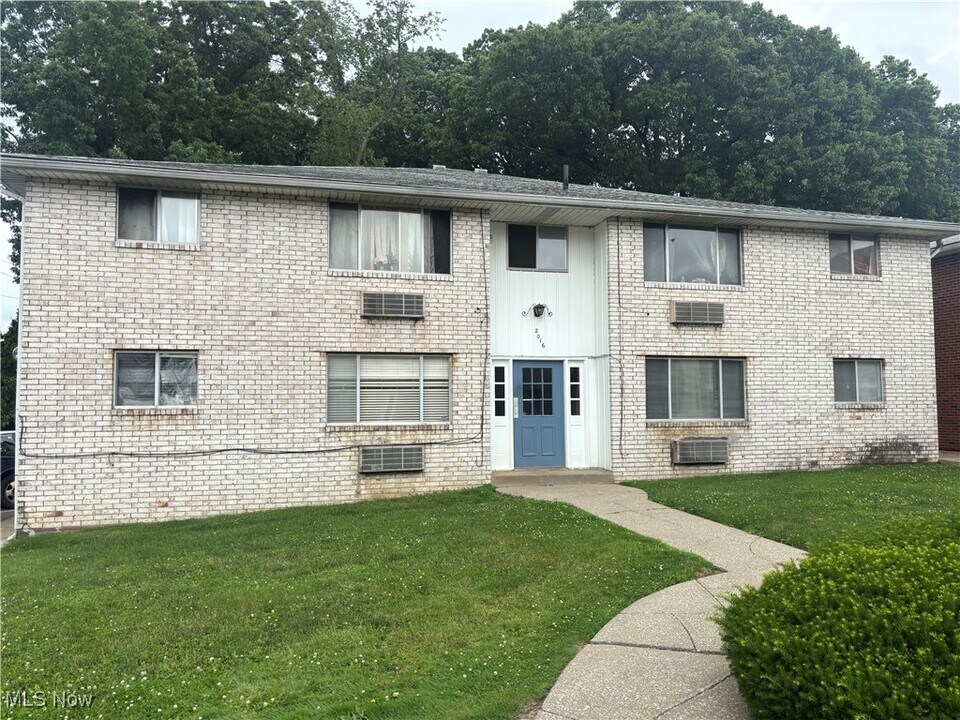 4721 20th St NW in Canton, OH - Building Photo