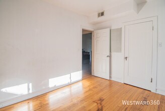 7833 S Kingston Ave in Chicago, IL - Building Photo - Building Photo