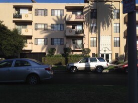 216 S Occidental Blvd, Unit 312 in Los Angeles, CA - Building Photo