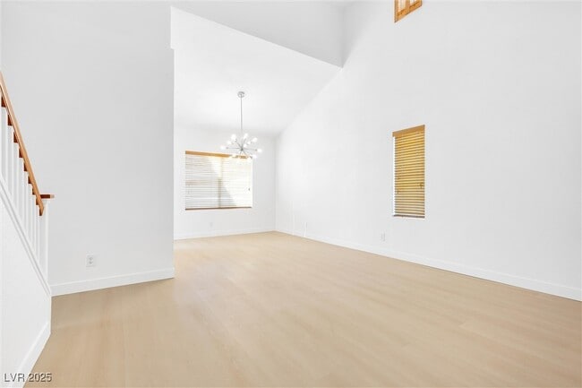 property at 1444 Country Hollow Dr