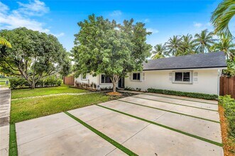 15930 SW 90th Ave in Palmetto Bay, FL - Building Photo - Building Photo