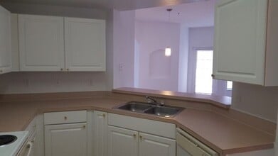 5506 Metrowest Blvd in Orlando, FL - Building Photo - Building Photo