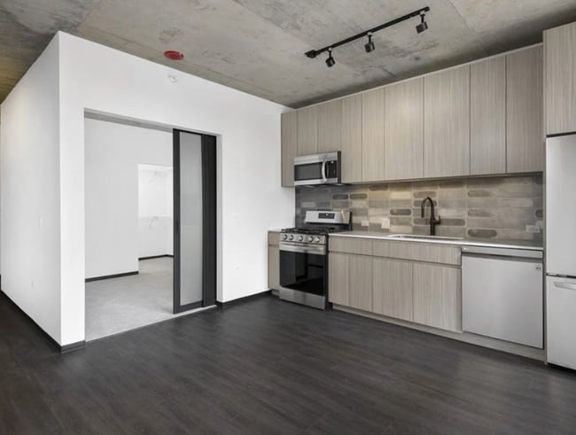 property at 1450 W Washington Blvd