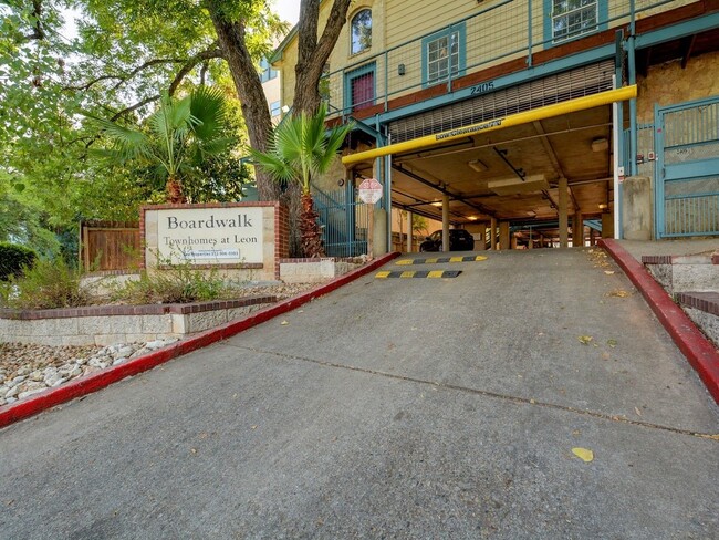 2409 Leon St, Unit 101 in Austin, TX - Building Photo - Building Photo