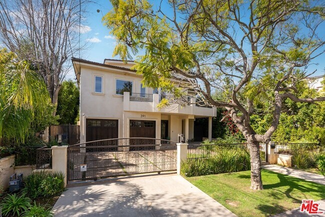 391 S Saltair Ave, Unit 1006 in Los Angeles, CA - Building Photo - Building Photo