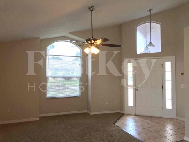 601 Celito Dr in New Smyrna Beach, FL - Foto de edificio - Building Photo