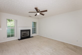 336 Parkview Manor Dr in Tucker, GA - Building Photo - Building Photo
