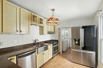 877 W Lombard St in Baltimore, MD - Building Photo - Building Photo