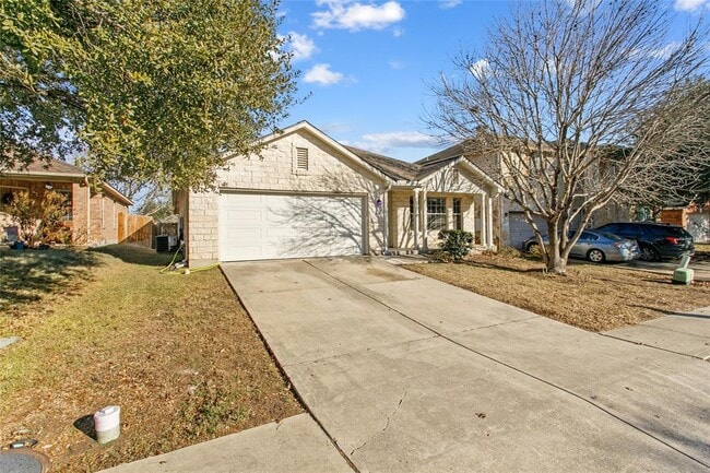 9401 Pioneer Forest Dr in Austin, TX - Building Photo - Building Photo