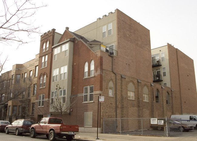 3516 N Sheffield Ave in Chicago, IL - Foto de edificio - Building Photo