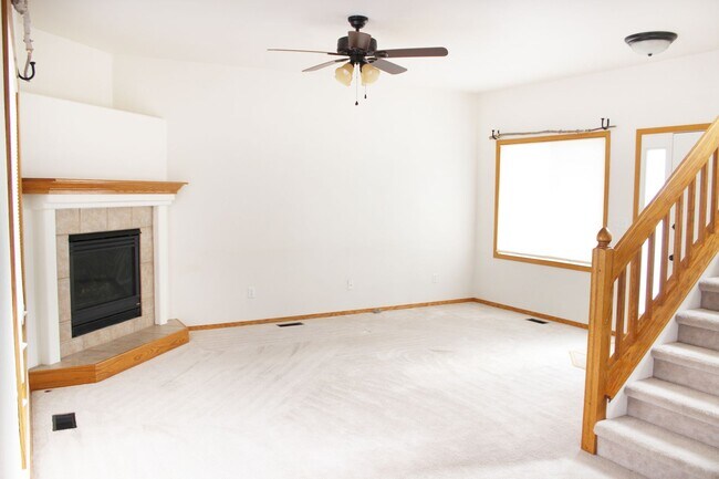 2357 Forsythia Ct in Loveland, CO - Building Photo - Building Photo